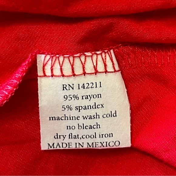 24seven Comfort Apparel Three Quarter Sleeve V-Neck Maternity Tunic Top Red NEW - Picture 10 of 10